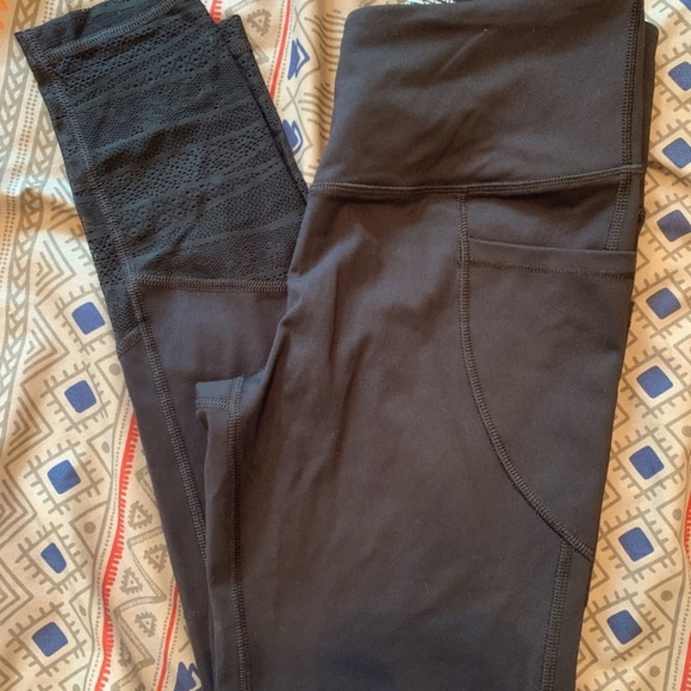 NWOT Victoria’s Secret Lace Leggings Small